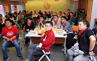阿里巴巴香港上市这天，杭州总部业务负责人们为什么“吵起来”了？