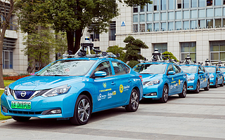 首支自动驾驶出租车队亮相广州，文远知行开启RoboTaxi试运营服务