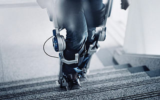 动察 | 试错成本高，用户粘性低？智能可穿戴产品瓶颈的 “出口”