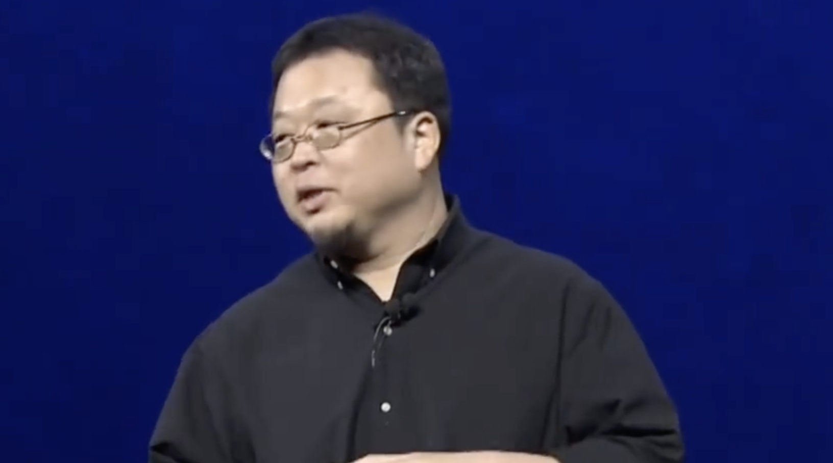 罗永浩发布了啥？儿童书包、行李箱、手机壳都有