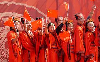 95后撐起的18萬億