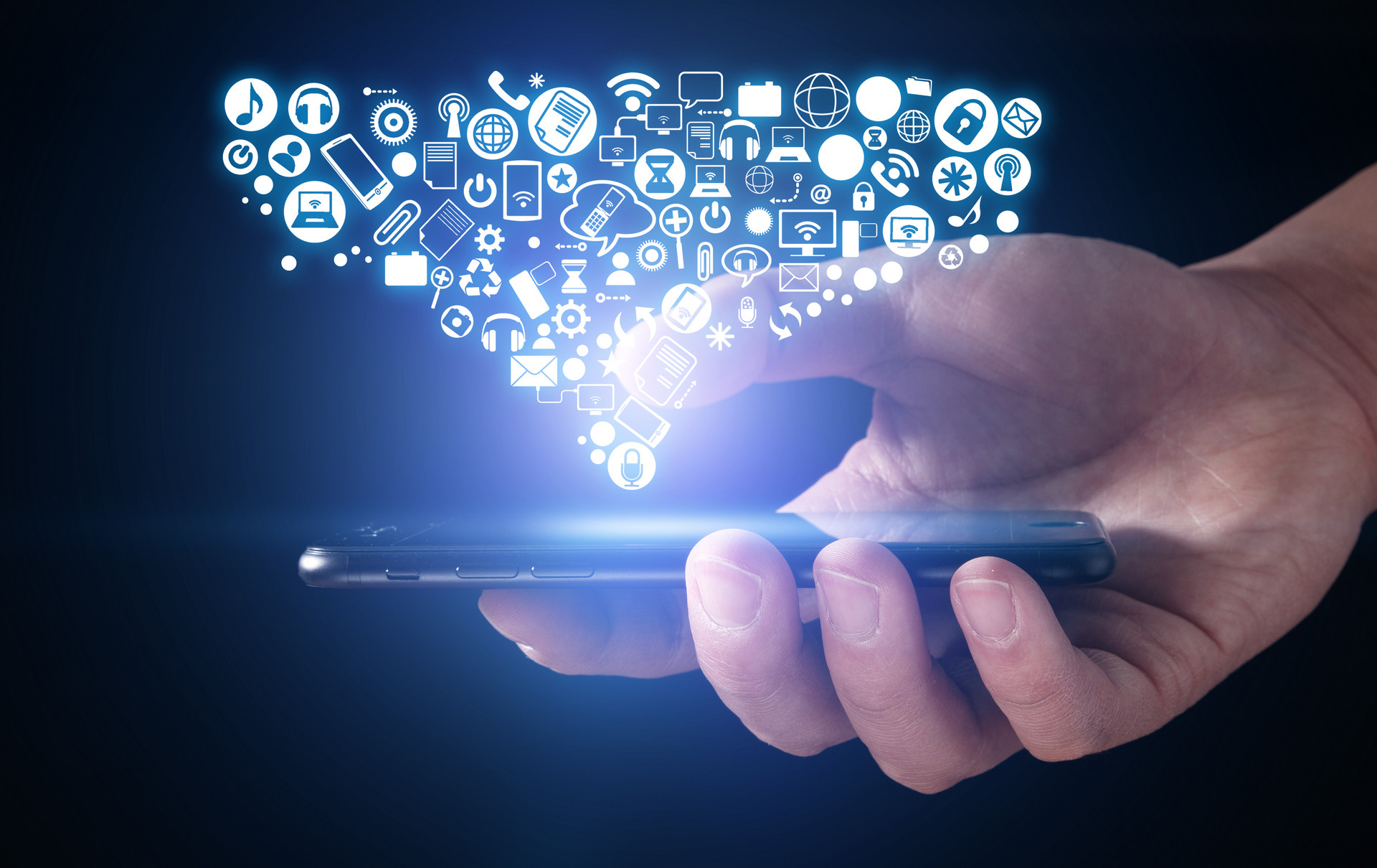 库克：智能手机市场尚未登顶