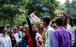 在新兴市场下沉，UC出海十年的VMate新章