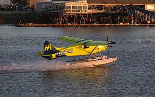 【AutoNode】首款电动商用飞机、奔驰 EQA、威马黑莓合作