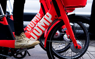 Uber 计划明年加倍投资电单车和滑板车