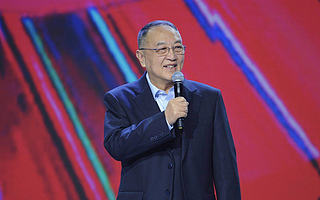 【鈦晨報】柳傳志正式卸任聯想控股董事長，CFO寧旻接任；特斯拉回應“國產車型售價將下調20%”：此非官方信息