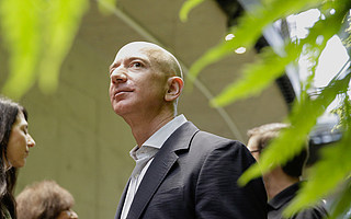 走进狂人贝佐斯：亚马逊是怎样炼成的？