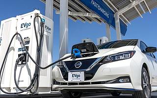 【AutoNode】混動超跑 Speedtail、特斯拉營地模式、Rivian 監護人模式