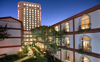 酒店浮沉录：睡不明白的生意经