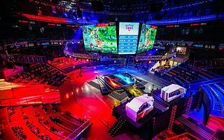 实地探访：“大山深处”的电竞小镇