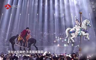 二次元“爱豆”走上前台，虚拟主播商业化依然依赖“口红效应”