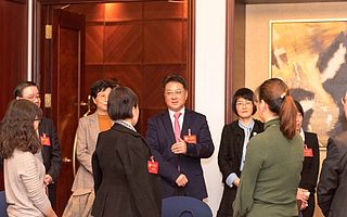 区领导看望政协委员