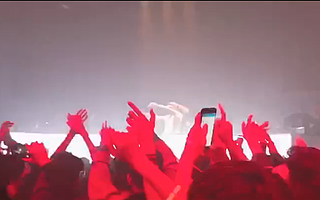 TikTok网红制造机：007、住豪宅，每日输出百余条内容