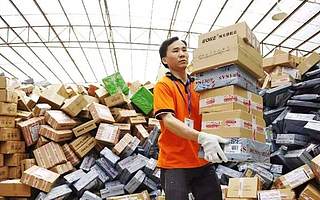 快遞員將分5個等級，貨車通行費畸高引發熱議，安能或赴美上市