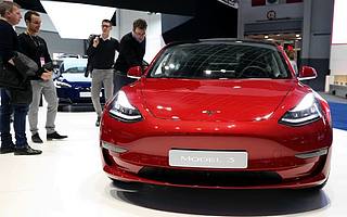 特斯拉市值接近900億美元！超過通用汽車和福特之和