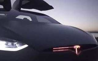 馬斯克稱特斯拉汽車“很快會”講話