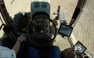 车辆自动驾驶的时候司机能有多无聊，问问这些农民伯伯就知道了