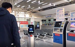 助力疫情防控，猎户星空捐助智能服务机器人在医疗机构试点