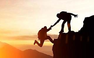 亲历者“武汉封城七日”：30公里内的“分裂人间”