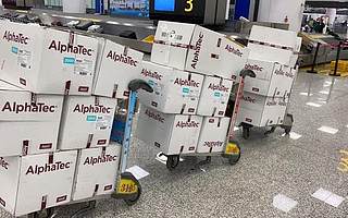 最给力“国际搬运工”：失业后，仍为武汉等地搬回几百箱医疗物资