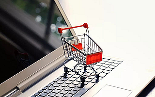 “宅”出云经济，万物皆可“播”：云蹦迪、云游玩、云看房......