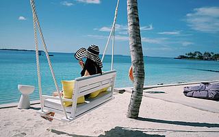 疫情中的旅游业者：个人搞微商 机构忙线上