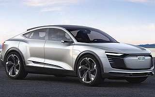 奥迪e-tron S系列高性能电动SUV再度更新，“特吹”看了沉默，“电黑”看了流泪