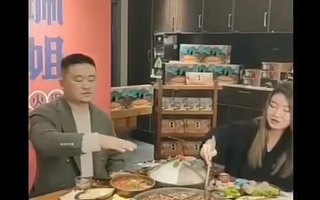 火锅店“不开门还忙惨老” 淘宝直播饿了么一个不能少