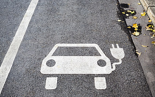 机器学习助力电动汽车电池研发，两年充电测试可缩短至16天