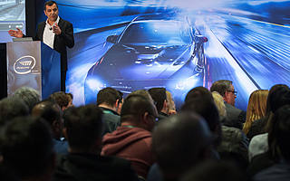 自动驾驶日新月异，这家「老公司」为何没被超越？