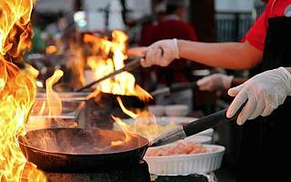 一場關于“后疫情時代餐飲業”的激辯要開始了