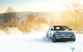 拥有透明A柱的哪吒U上市了，瞄准A+级纯电SUV细分市场 | 一线车讯