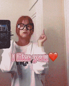 凭一个甩头发动作涨粉900w，抖音用户如何靠“蹭”话题快速涨粉