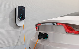 丰田比亚迪合资造电车背后，是成年人的各取所需