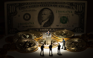 美聯(lián)儲無限印鈔遇上比特幣通脹率減半，誰會是最終贏家？