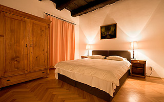 民宿历劫：平台砍业务，民宿主逃离，坚守者苦苦支撑