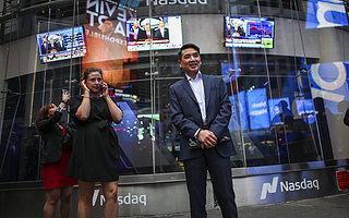 “疫情超級(jí)股”按下股價(jià)暫停鍵，Zoom因安全隱患結(jié)束高光時(shí)刻？