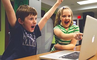 動察｜疫情 “危”“機” 并行  企業復工后如何轉危為安？