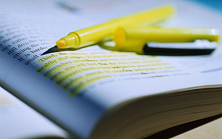 假如让AI来批改英语作文……