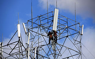 站在5G的分水岭上：四大通信厂商2019年报深度解读