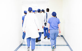 谁来保卫我们的白衣天使？