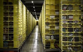 亞馬遜證實首位員工死于新冠病毒感染 要求更安全工作條件呼聲高漲