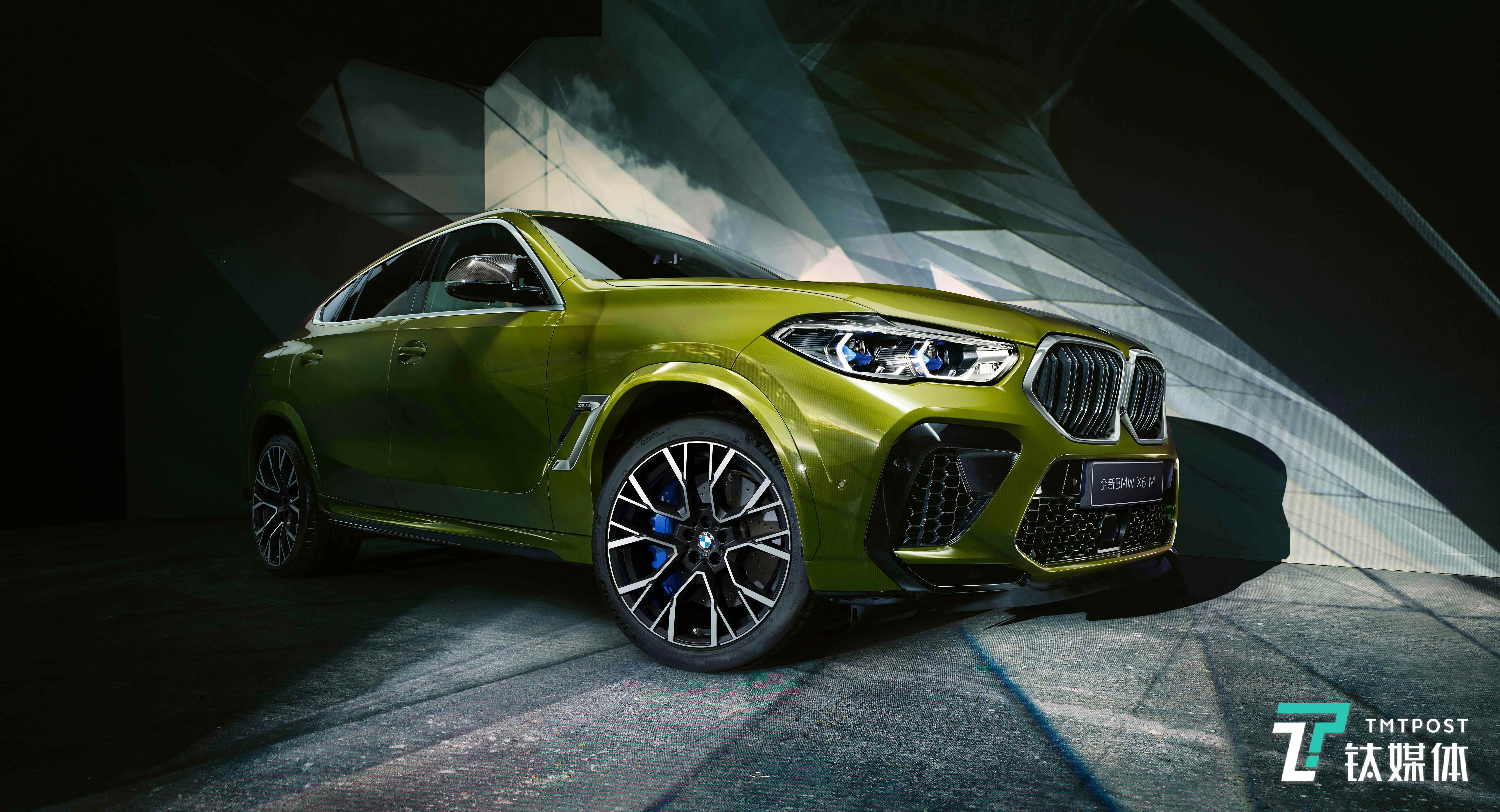 宝马两款m新车型问世,高性能阵列加速"圈粉" | 一线车讯