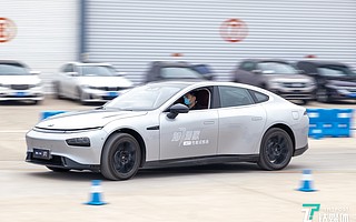 小鹏P7试驾初体验：成熟操控调教，更易用的“小P”