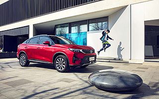 广汽冯兴亚直播带货首秀，传祺GS4 COUPE上市 | 一线车讯