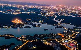 连出两款现象级产品，为什么杭州总能领先？