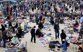 「地摊升级」的蝴蝶效应