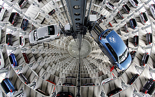 大众＋福特VS特斯拉：“互补CP”如何挑战“电动一哥”