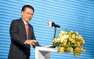 美的老板遭劫持：78歲何享健坐擁1800億身家，中國第四大富豪