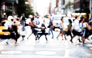 我们是不坐班的年轻人：不分昼夜赶稿，最多一天写100页文档